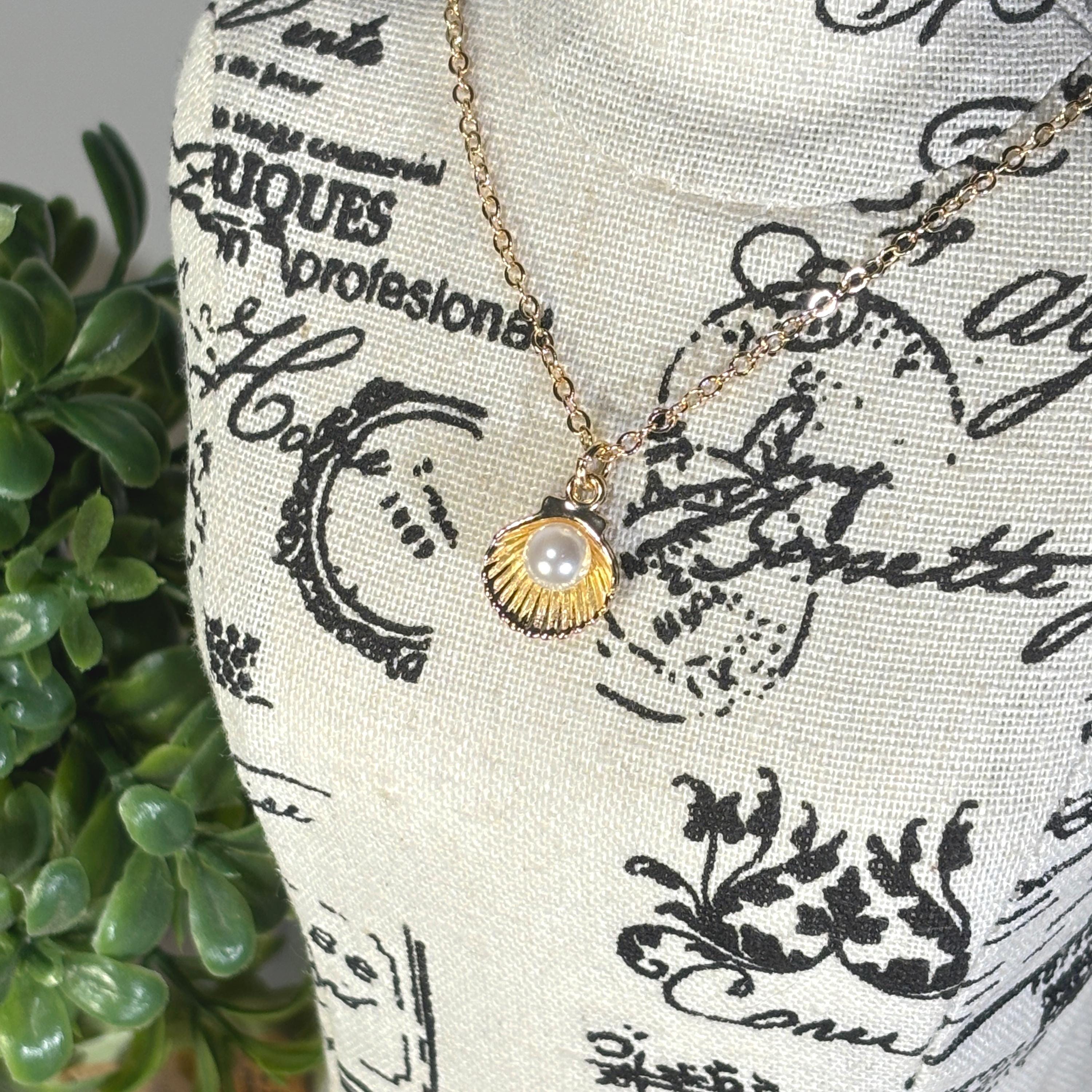 Sea Shell Necklace with Pearl by Stella Amoré