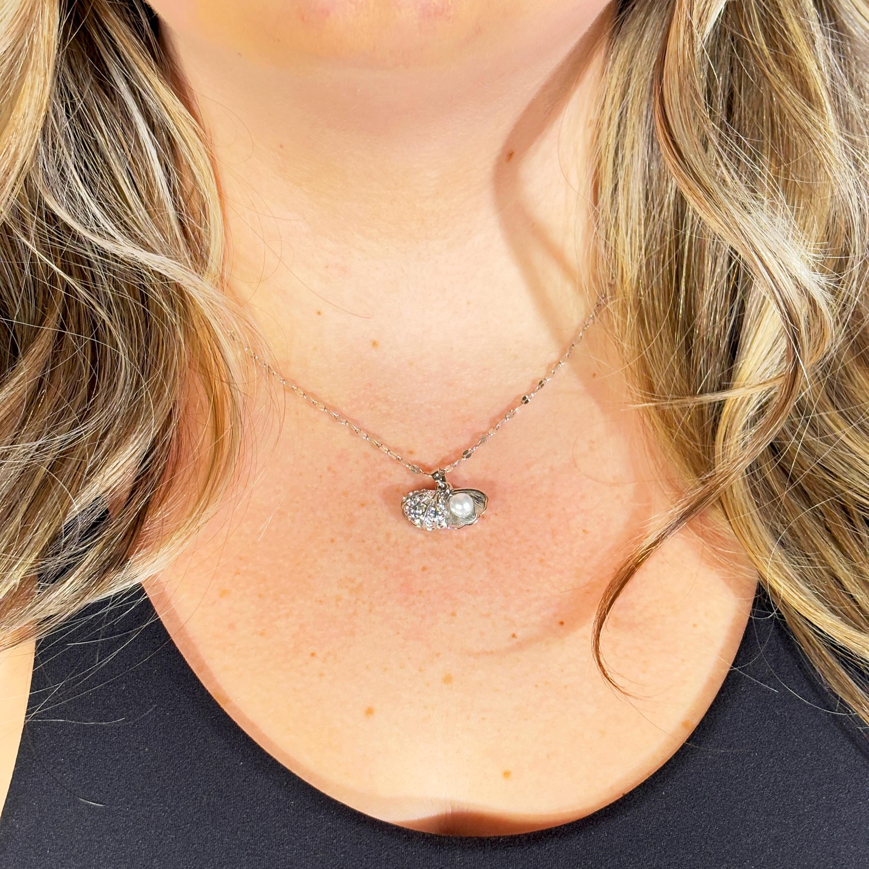 Silver Clam Sea Shell Ocean Necklace by Stella Amoré