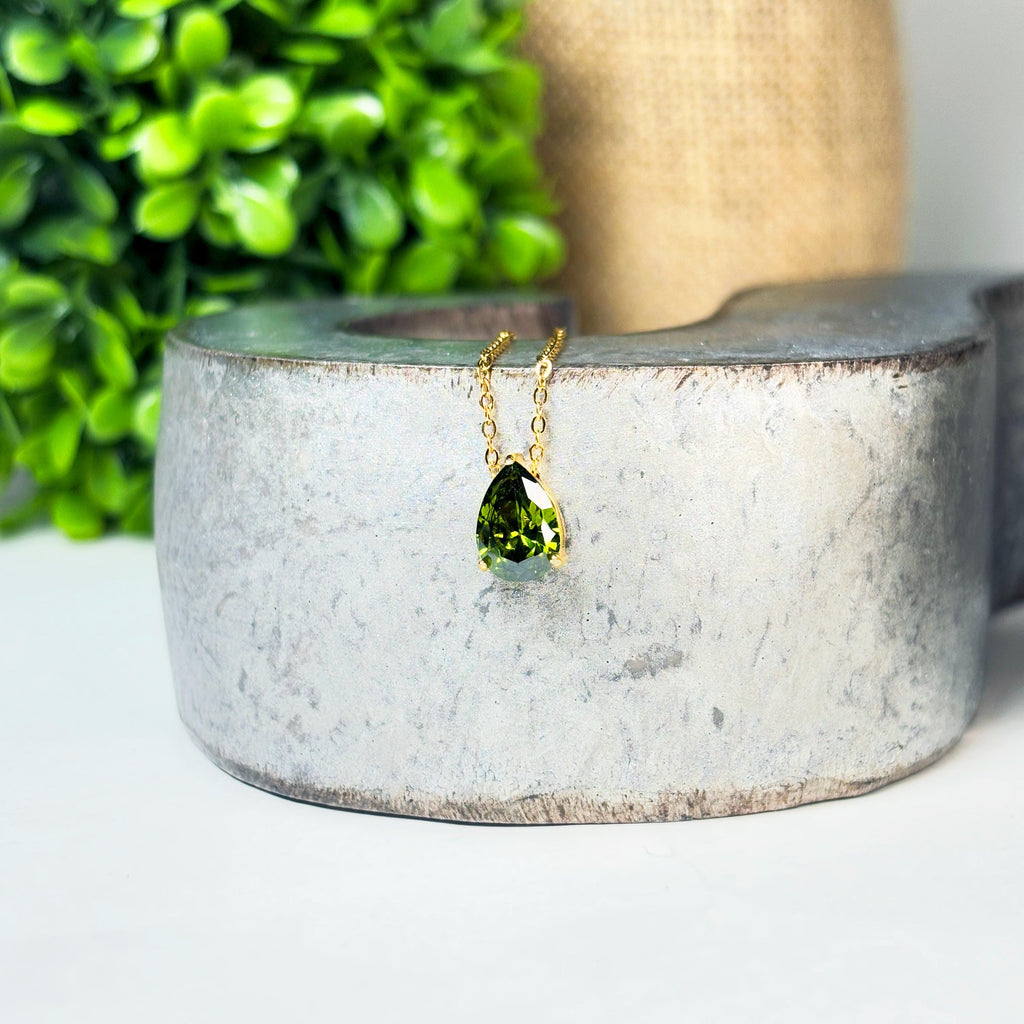 Dainty Birthstone Necklace – Pear Cut CZ Gemstone Pendant – Minimalist 18k Gold Necklace – Elegant Birthstone Jewelry Gift