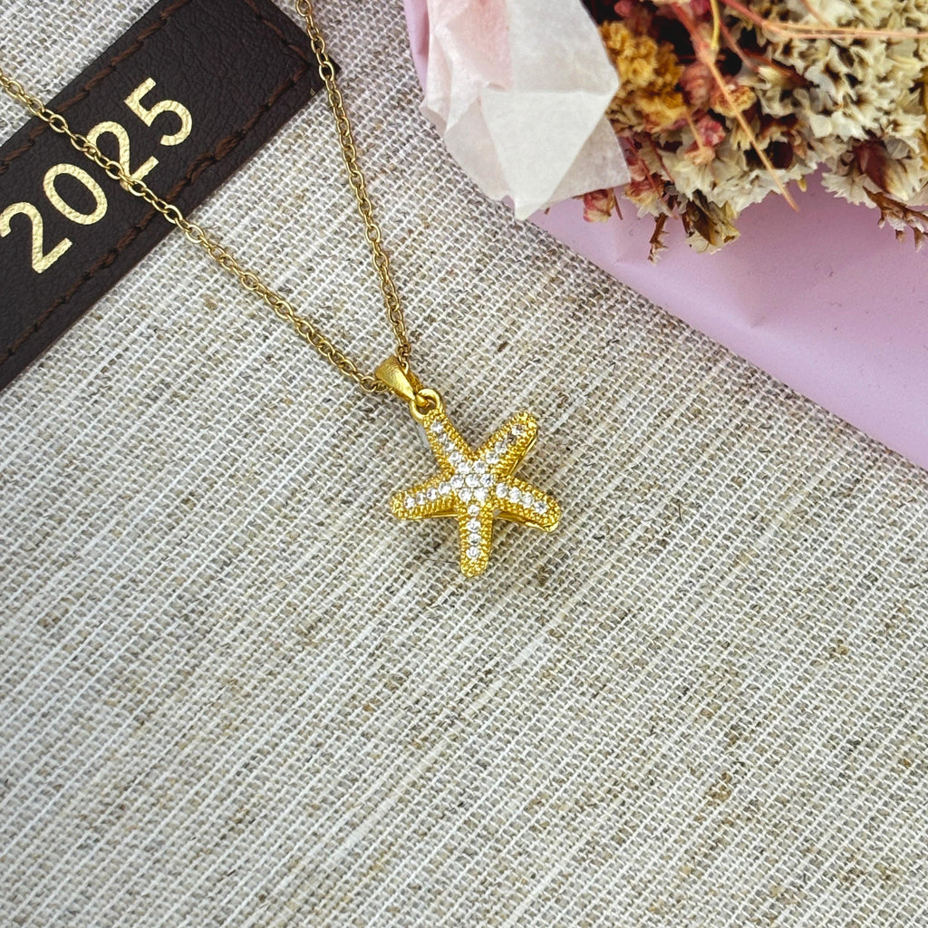 Starfish Oyster Pearl Necklace by Stella Amoré