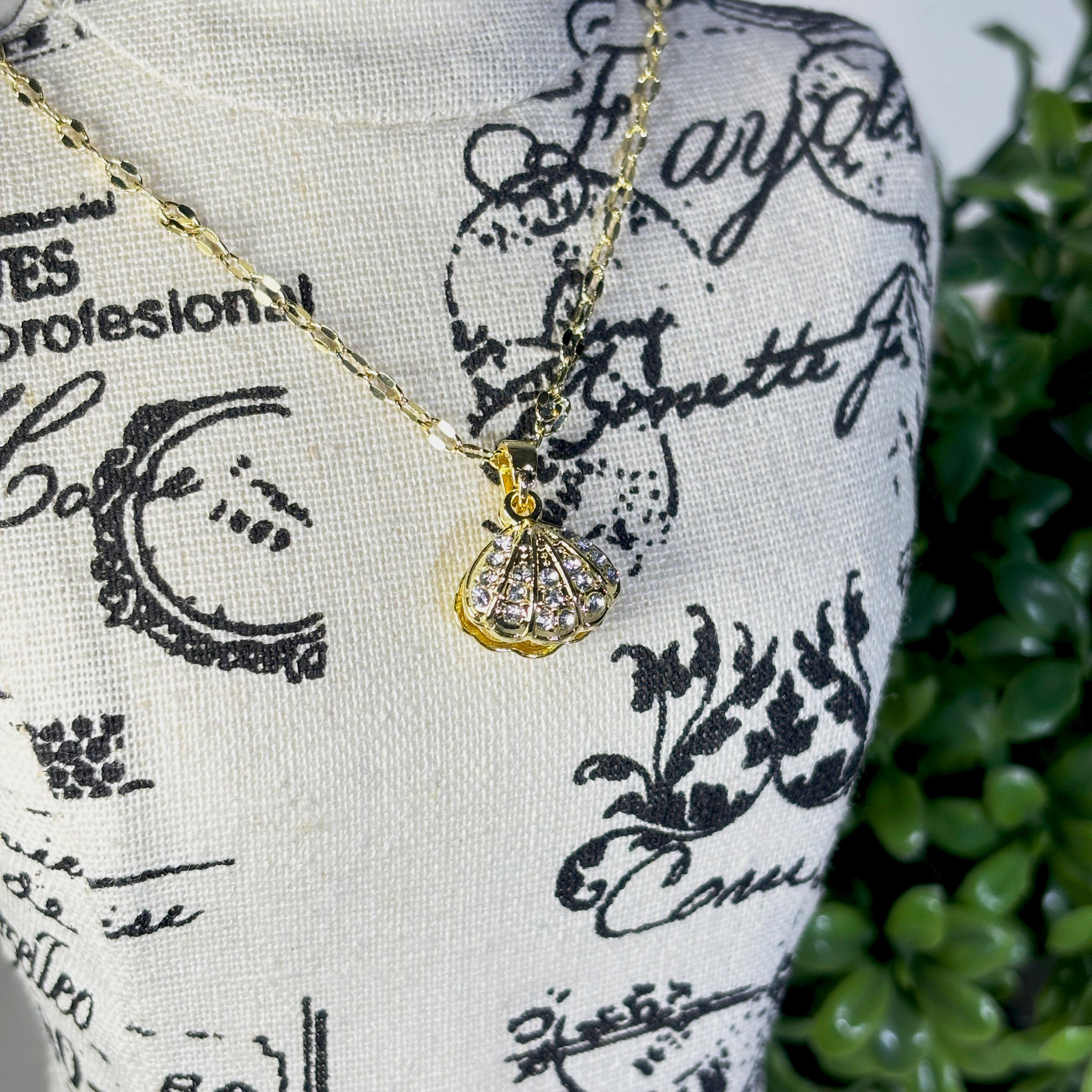 Silver Clam Sea Shell Ocean Necklace by Stella Amoré