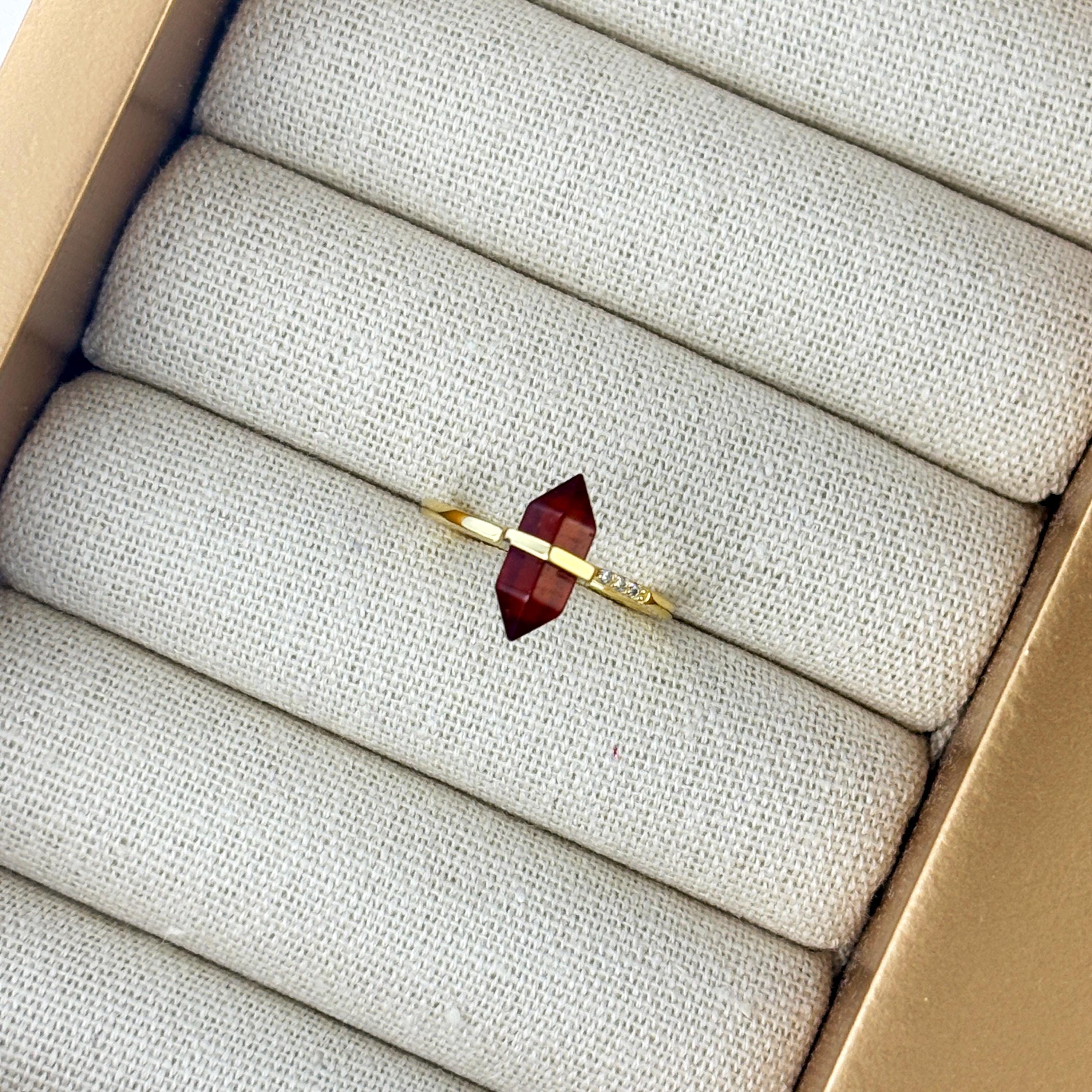 Jade Crystal Wand Ring – Adjustable Hexagonal Crystal Point